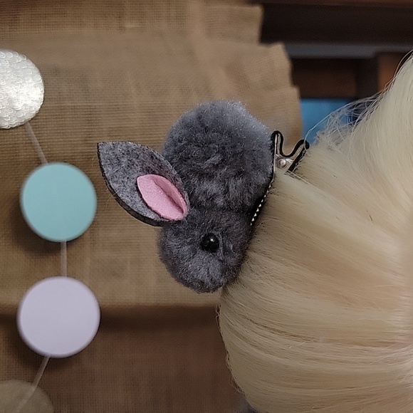 BUNNY HAIR CLIPS, SET OF TWO - Picture 7 of 9